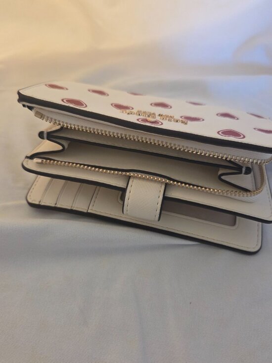 Kate Spade Cream Heart Print Wallet - Medium Zip Around -- Card Organizer - Picture 4 of 6